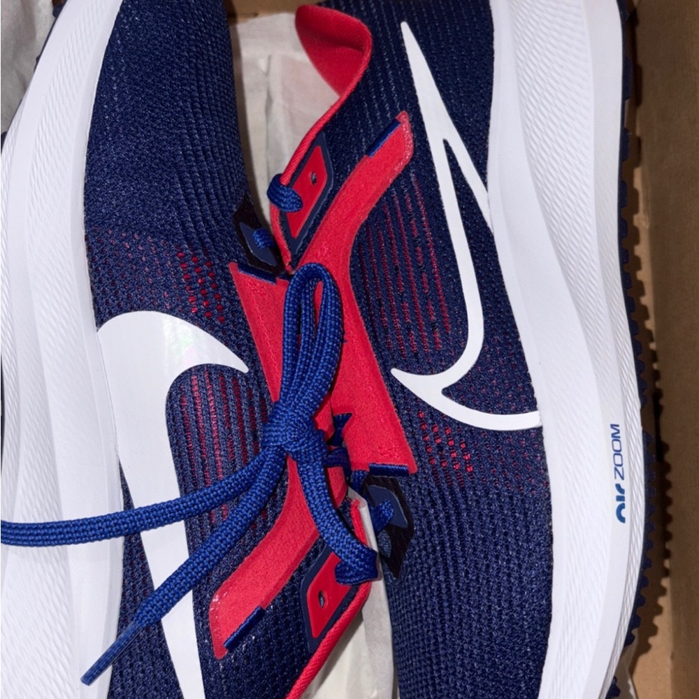 Nike Air Zoom Pegasus 40 TEAM USA SIZE 9M